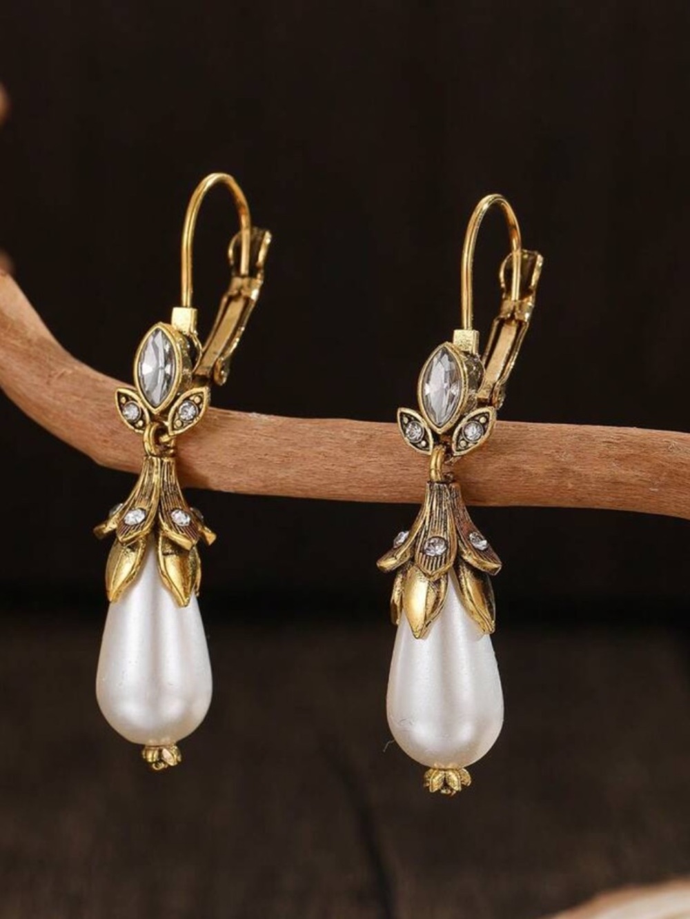 Classic Gold & Pearl Teardrop Drop Earrings - Elegant White Pearl R 521